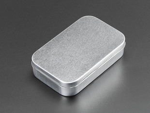 Common-size hinged mint tin case, closed.